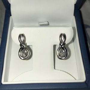 White gold Earrings